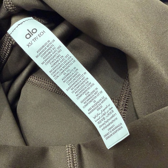 ALO Yoga Women's Chocolate High-Waist Leggings - Picture 5 of 13